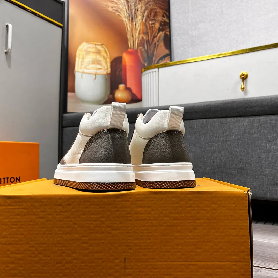 Factory price: 460💰LV's new casual high-top men's shoes👉 👉 Fashionable and versatile, 💞 Simple and elegant style, 🔊 The fabric is made of imported cowhide, ☑️breathable mesh lining, original wear-resistant rubber outsole, exclusive new style, taken in kind, five colors available, code number: 38-44, (45 can be customized)